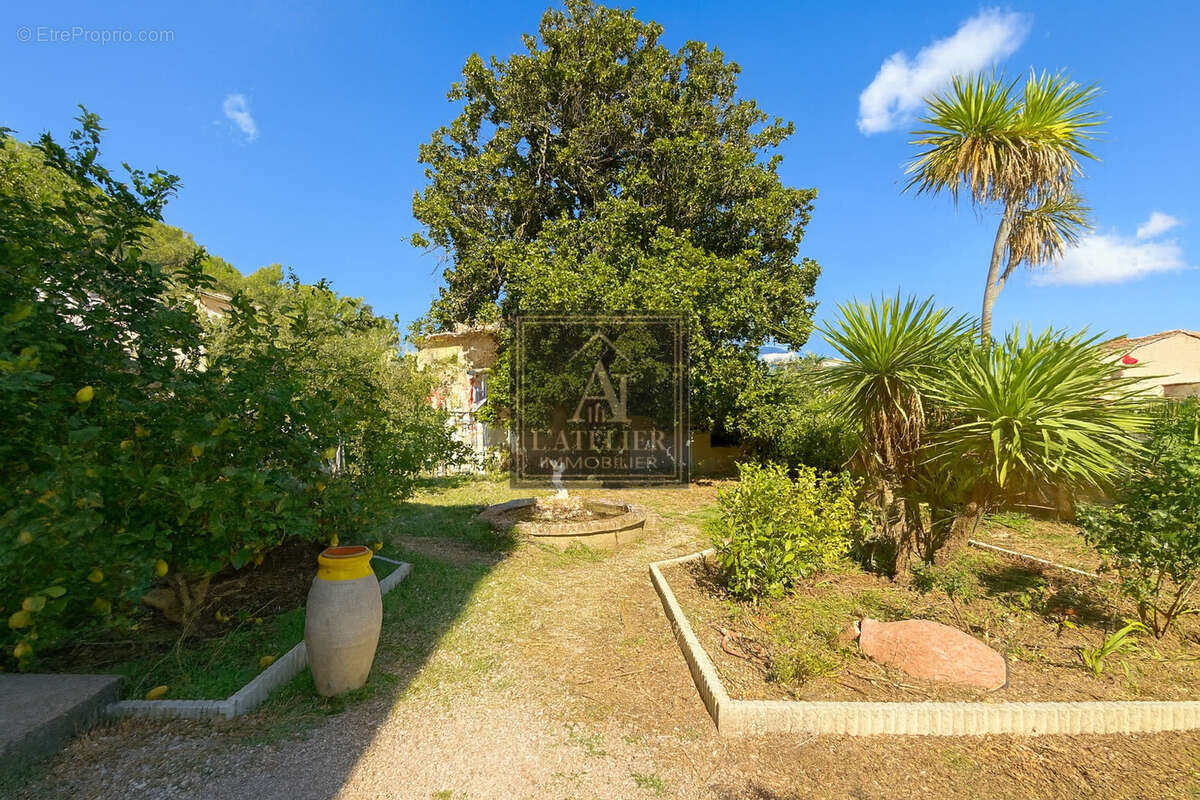 Maison à SOLLIES-TOUCAS