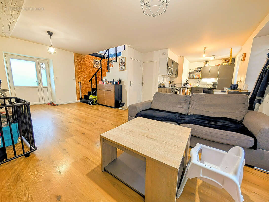 Maison à COMBLESSAC