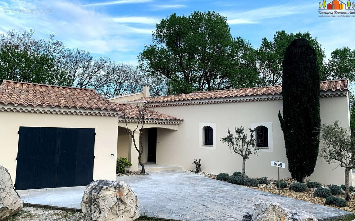 Terrain à ALTHEN-DES-PALUDS