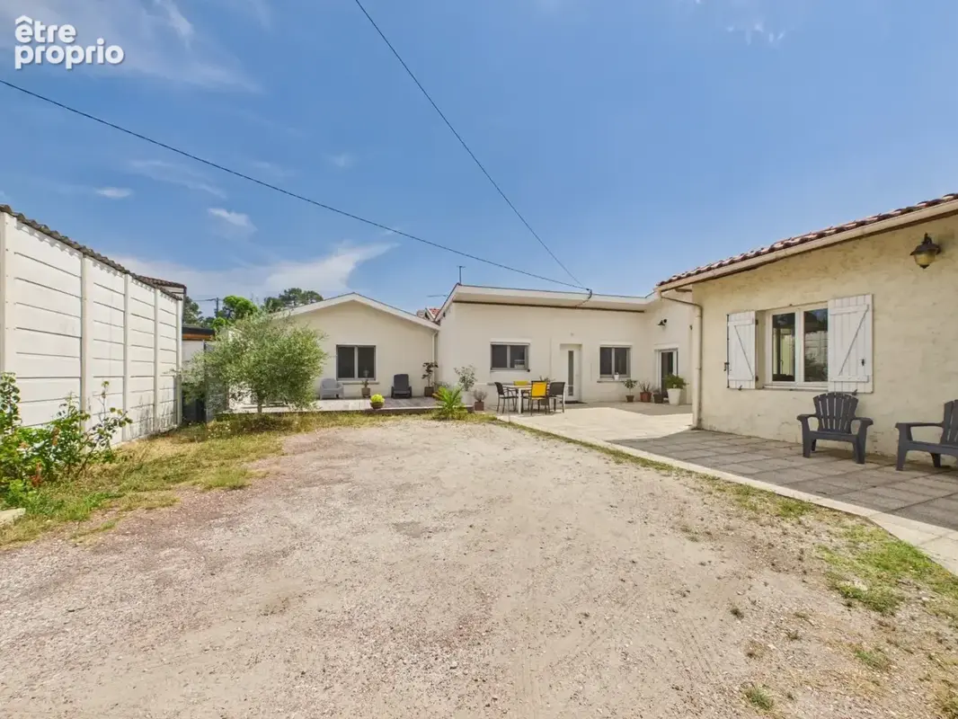 PESSAC SARDINE- Ensemble immobilier rare avec 2 maisons sur 1110m2 . - photo 4
