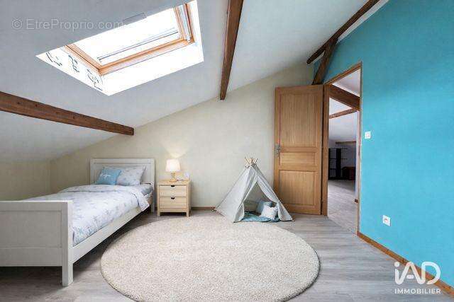 Maison 154 m² à Rives  - photo 9