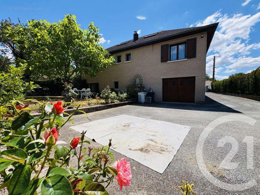 Maison 155 m² à Peyrat-De-Bellac  - photo 36