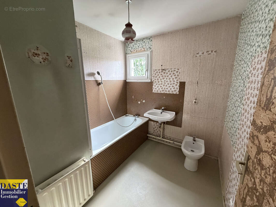 Appartement à EMERAINVILLE