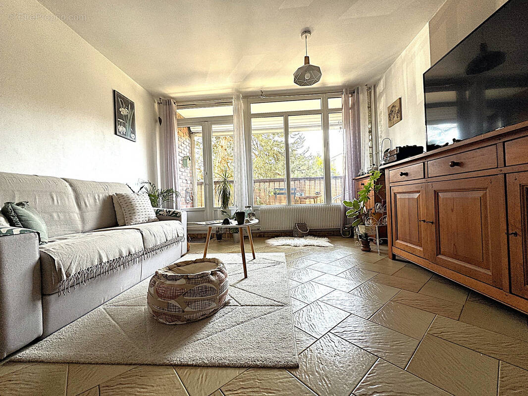 Appartement à SURVILLIERS