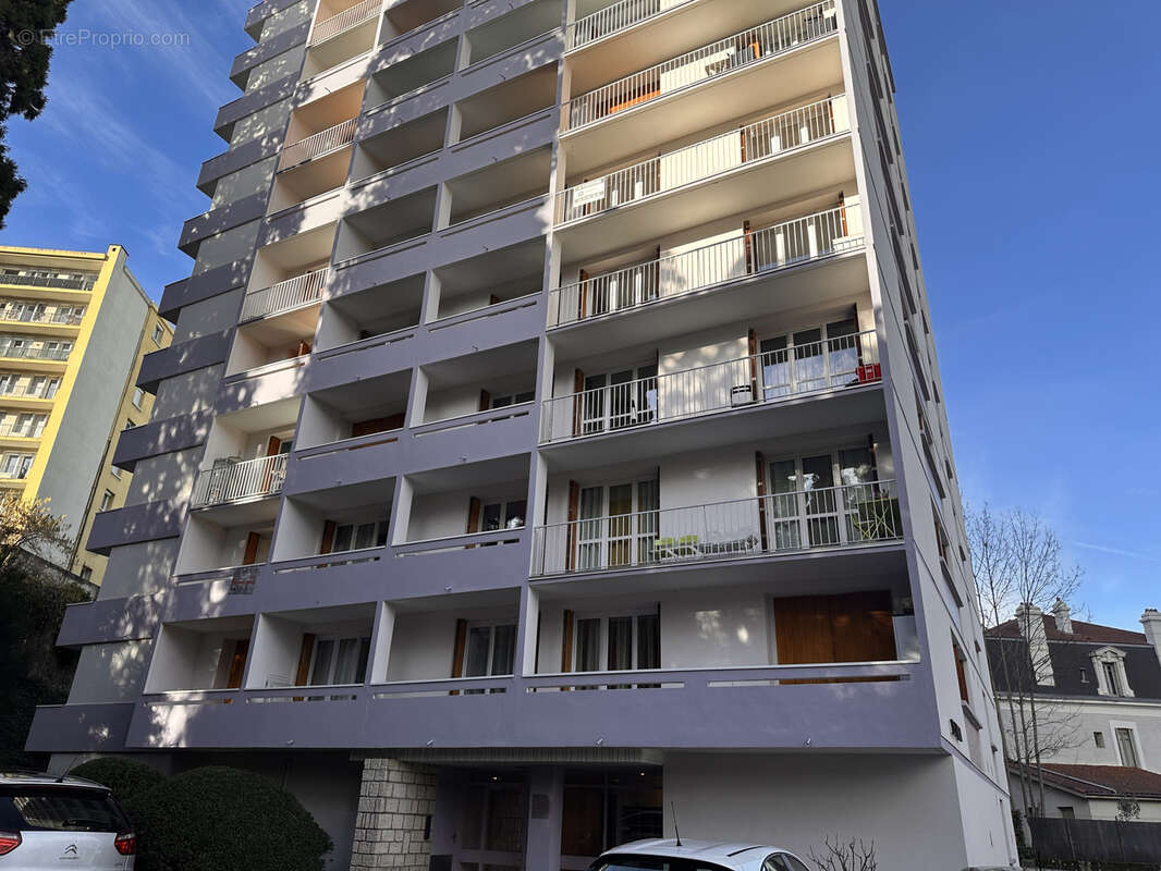 Appartement à SAINT-ETIENNE
