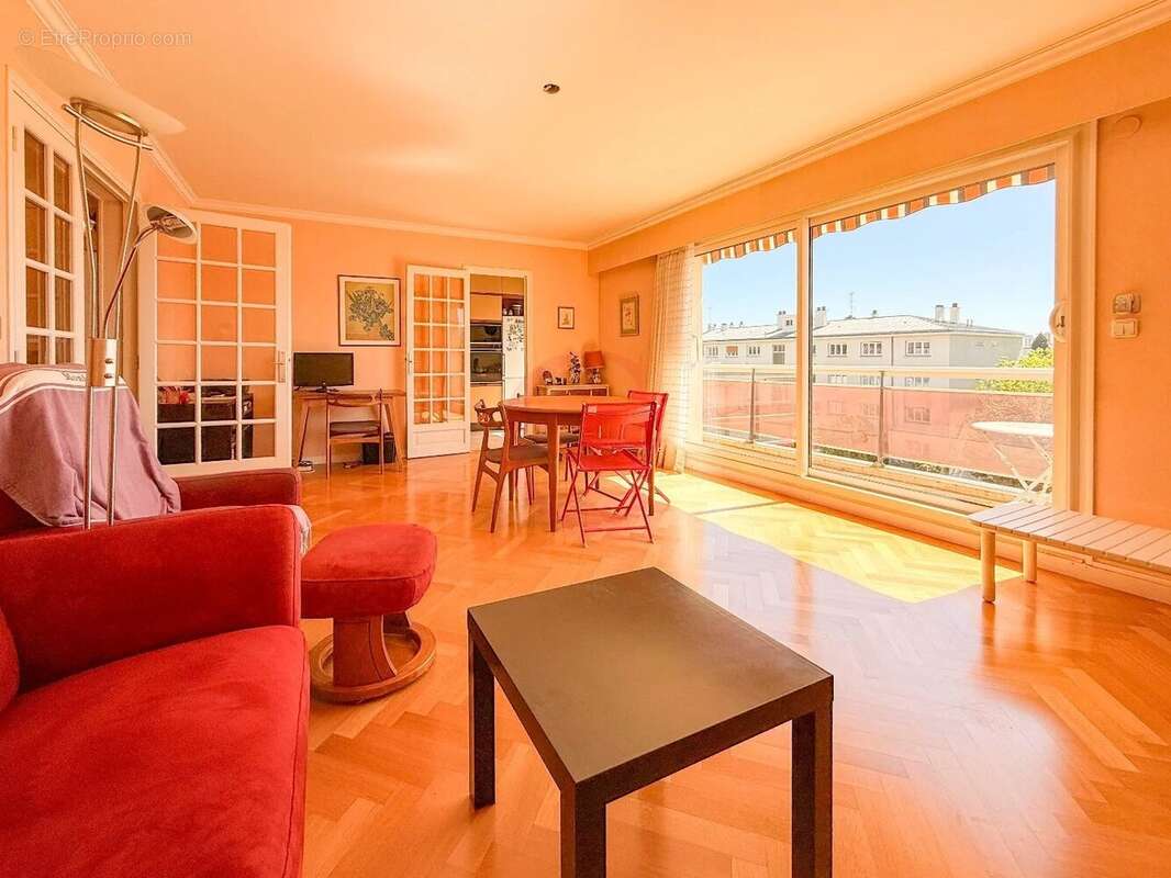 Appartement à BOURG-LA-REINE