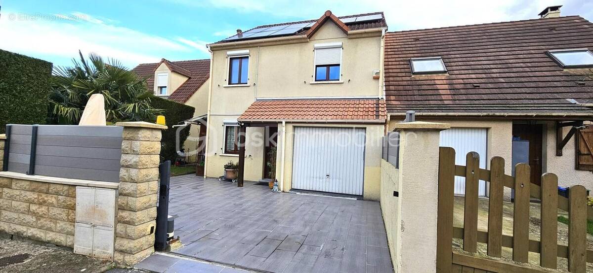 Maison à PONTAULT-COMBAULT