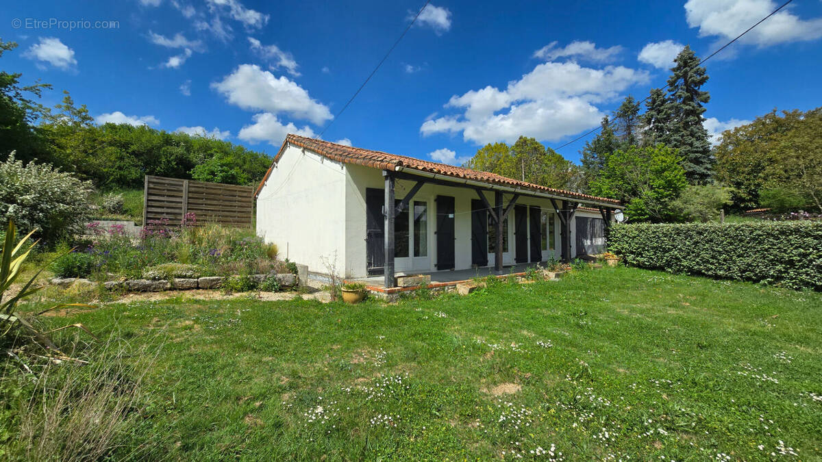 Maison à GENOUILLE