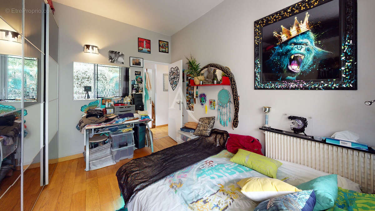 Appartement à LE MESNIL-LE-ROI
