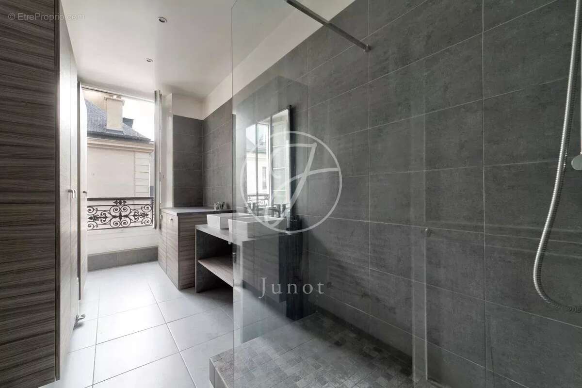 Appartement à VERSAILLES