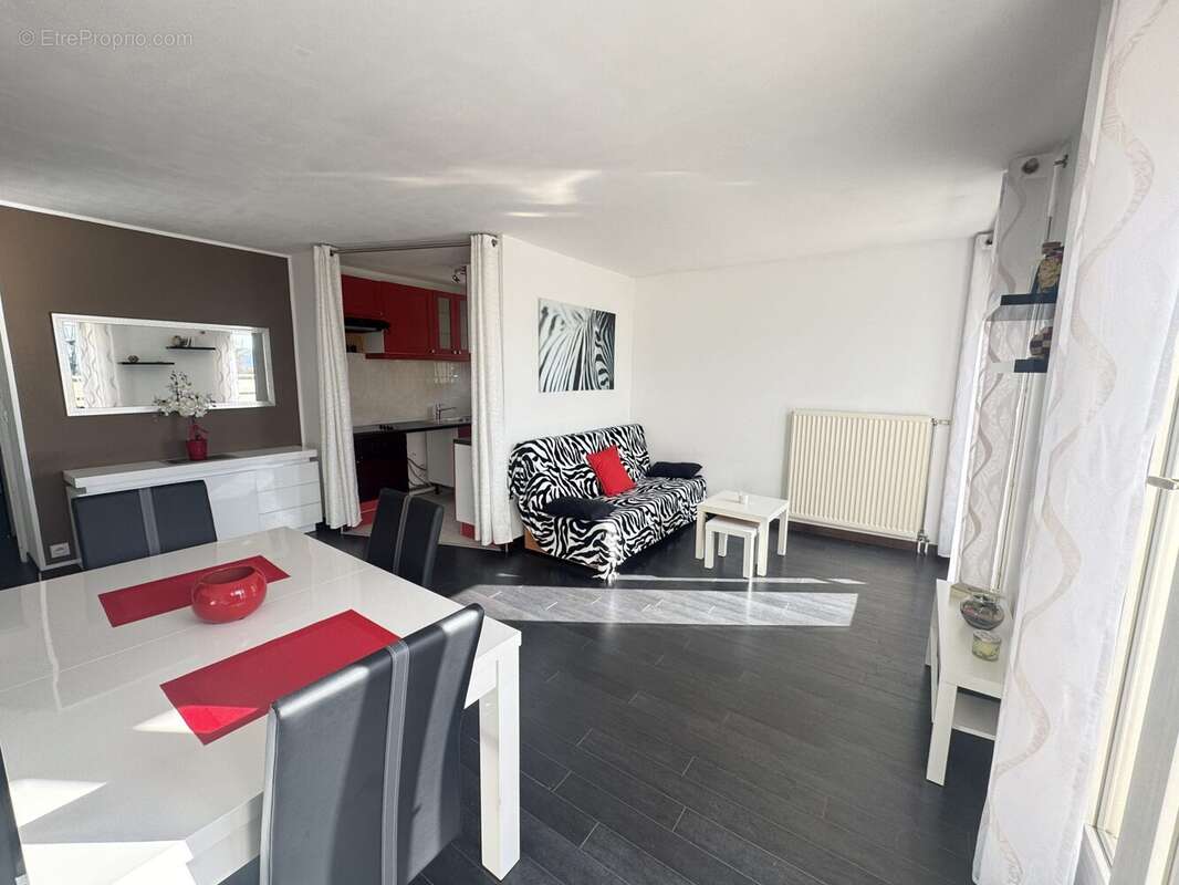 Appartement à VILLIERS-LE-BACLE