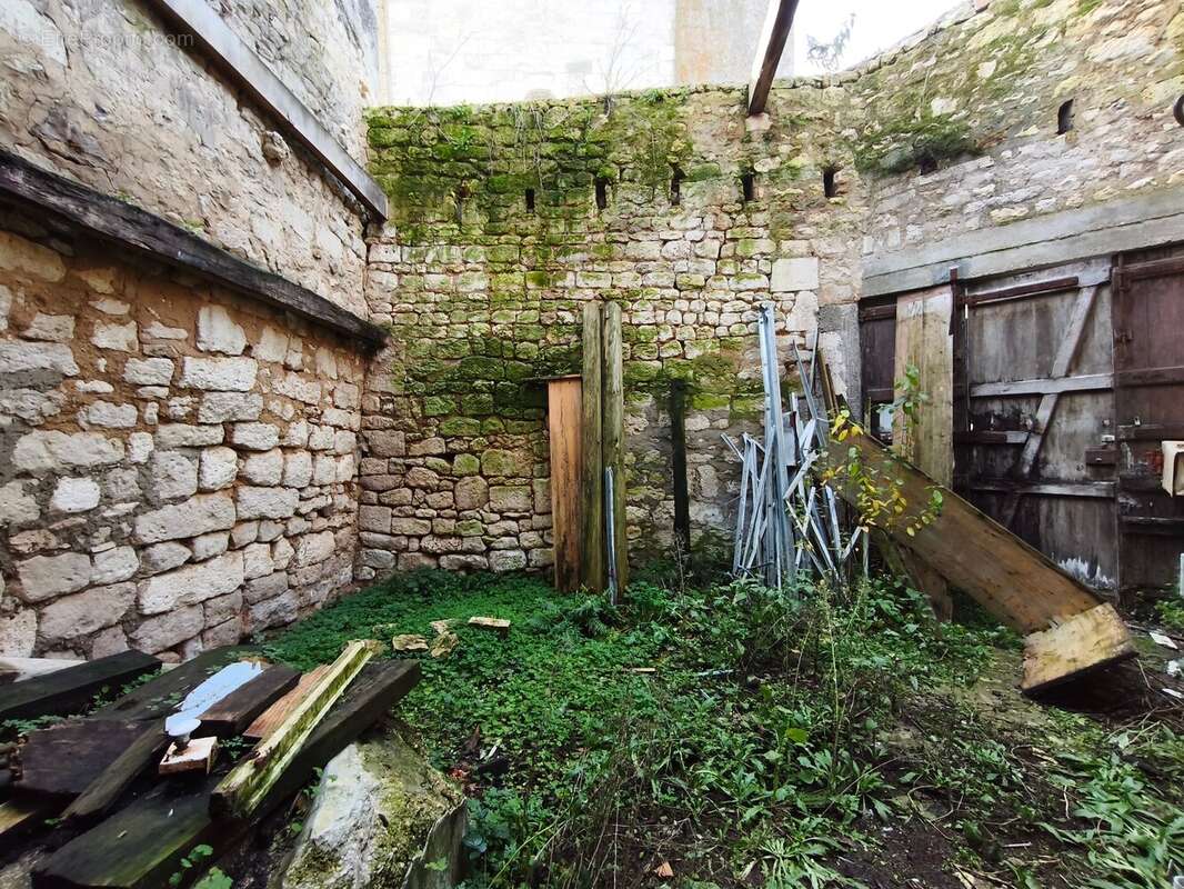 Maison 65 m² à Soyaux  - photo 272