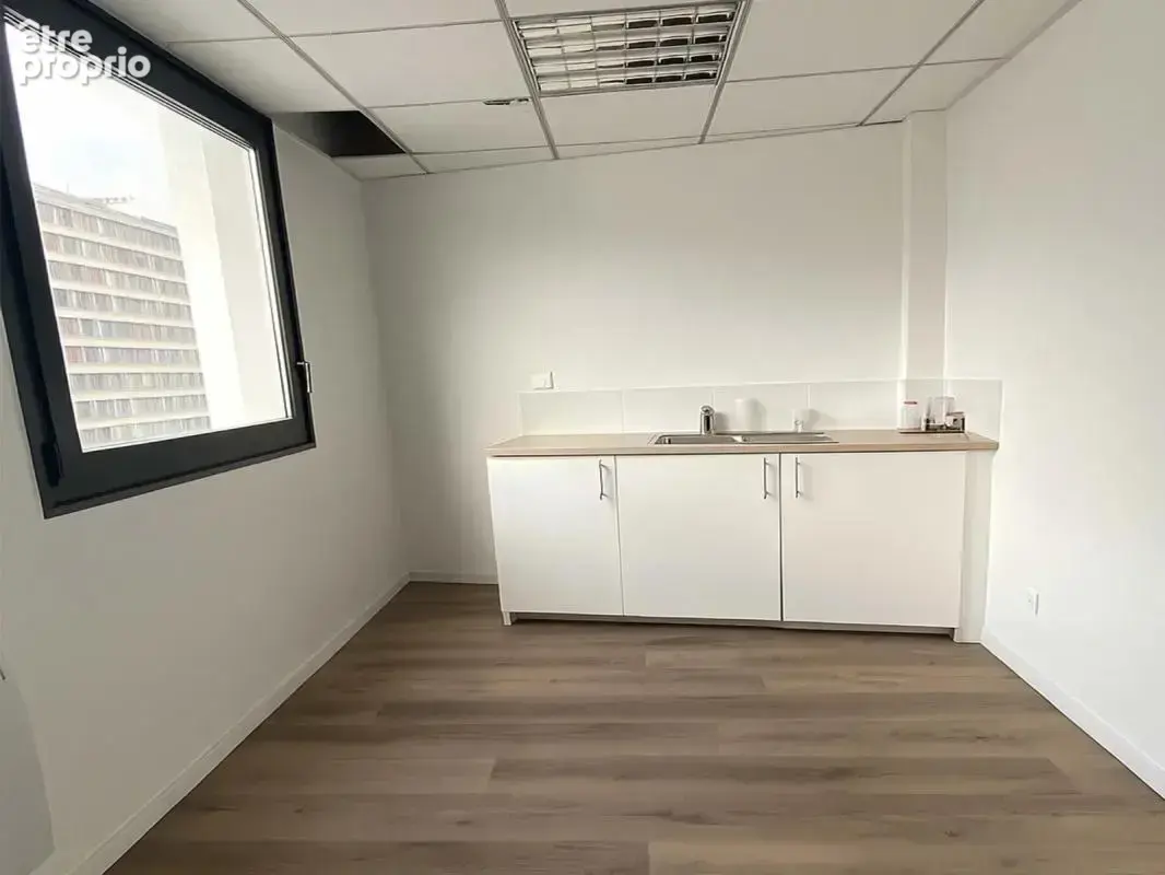 Bureaux à vendre de 208 m² à BOULOGNE BILLANCOURT. Immeuble de bureaux au 6ème étage - photo 6