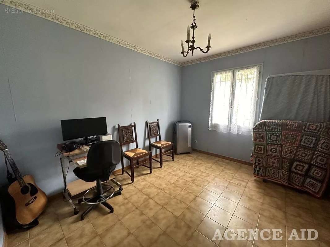 Maison à CUGES-LES-PINS