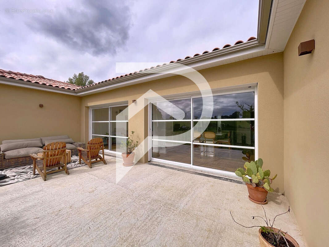 Maison à FREJAIROLLES