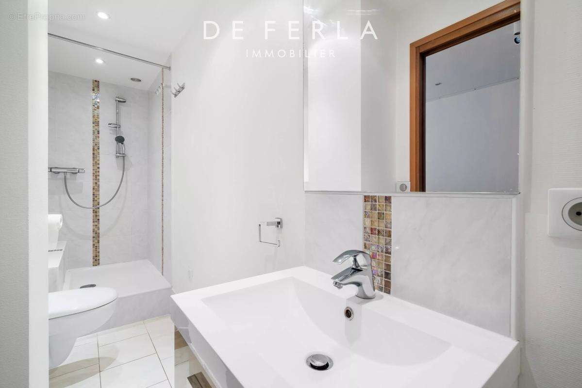 Appartement à PARIS-8E