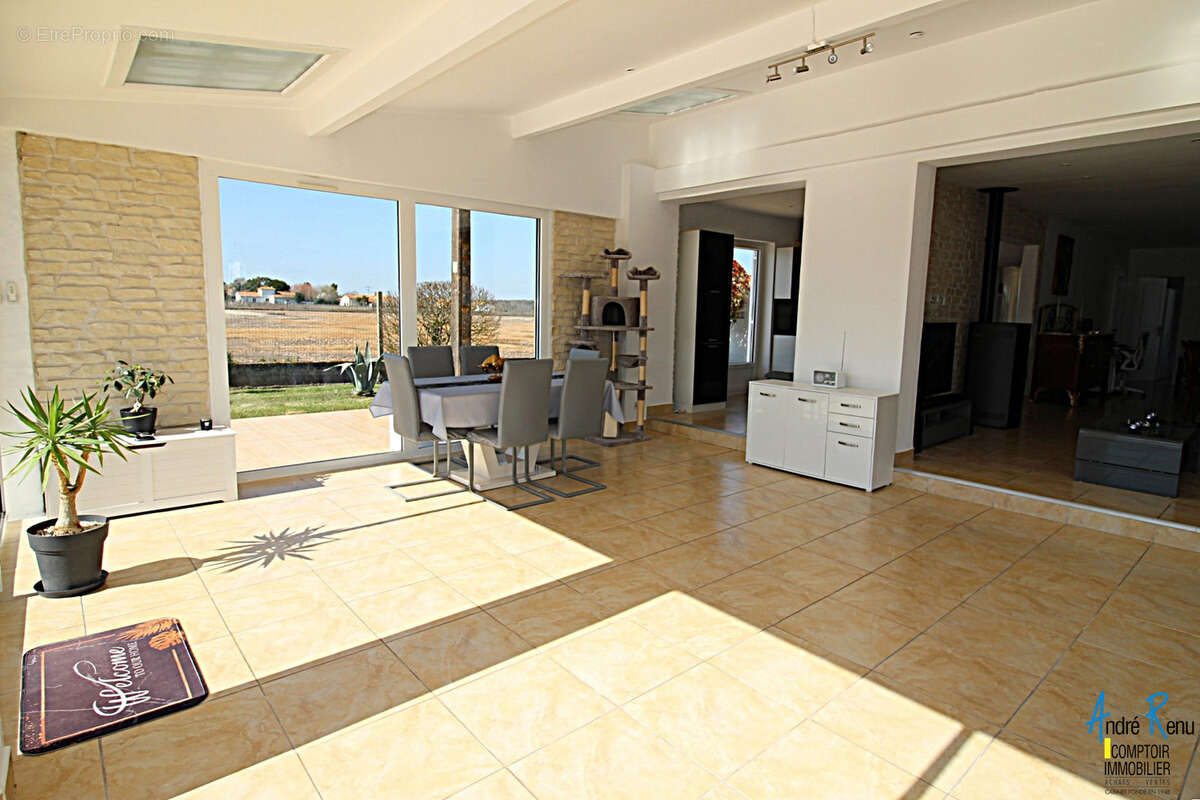 Grande maison familiale avec jardin paysagé - photo 5