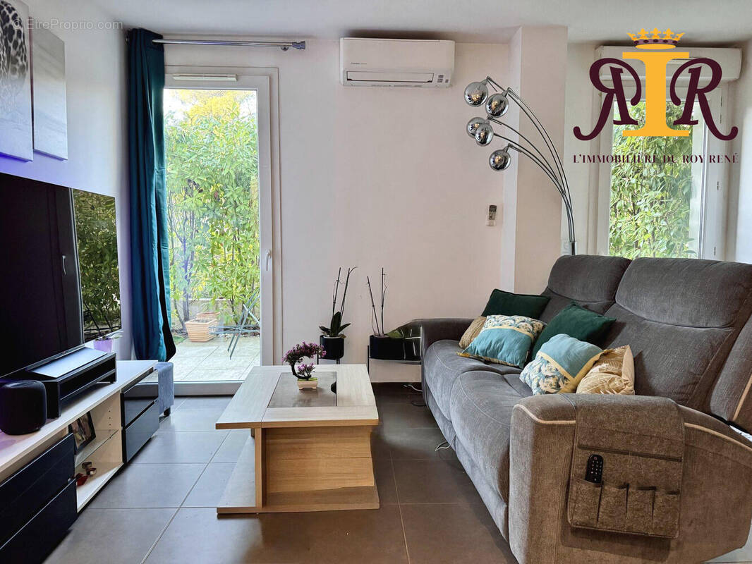 Appartement à CHATEAUNEUF-LE-ROUGE