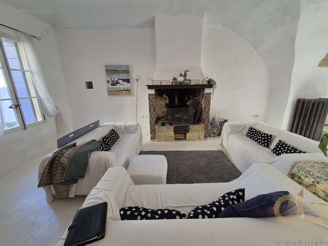 Maison à AIGUES-VIVES