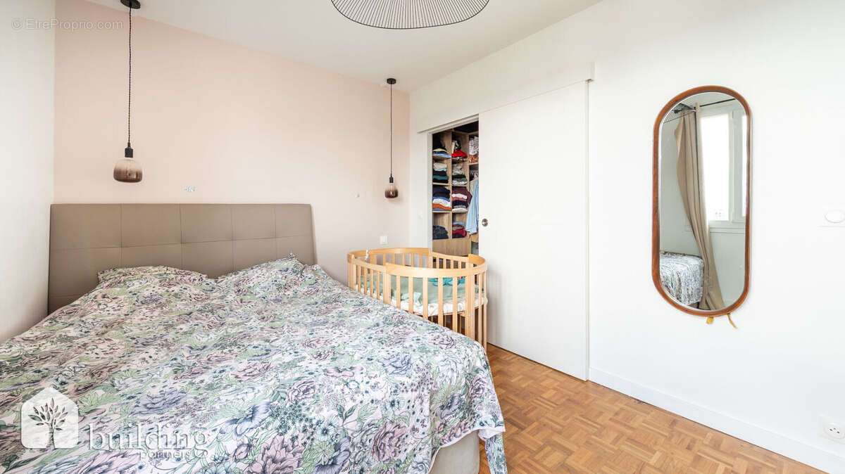Appartement à COURBEVOIE