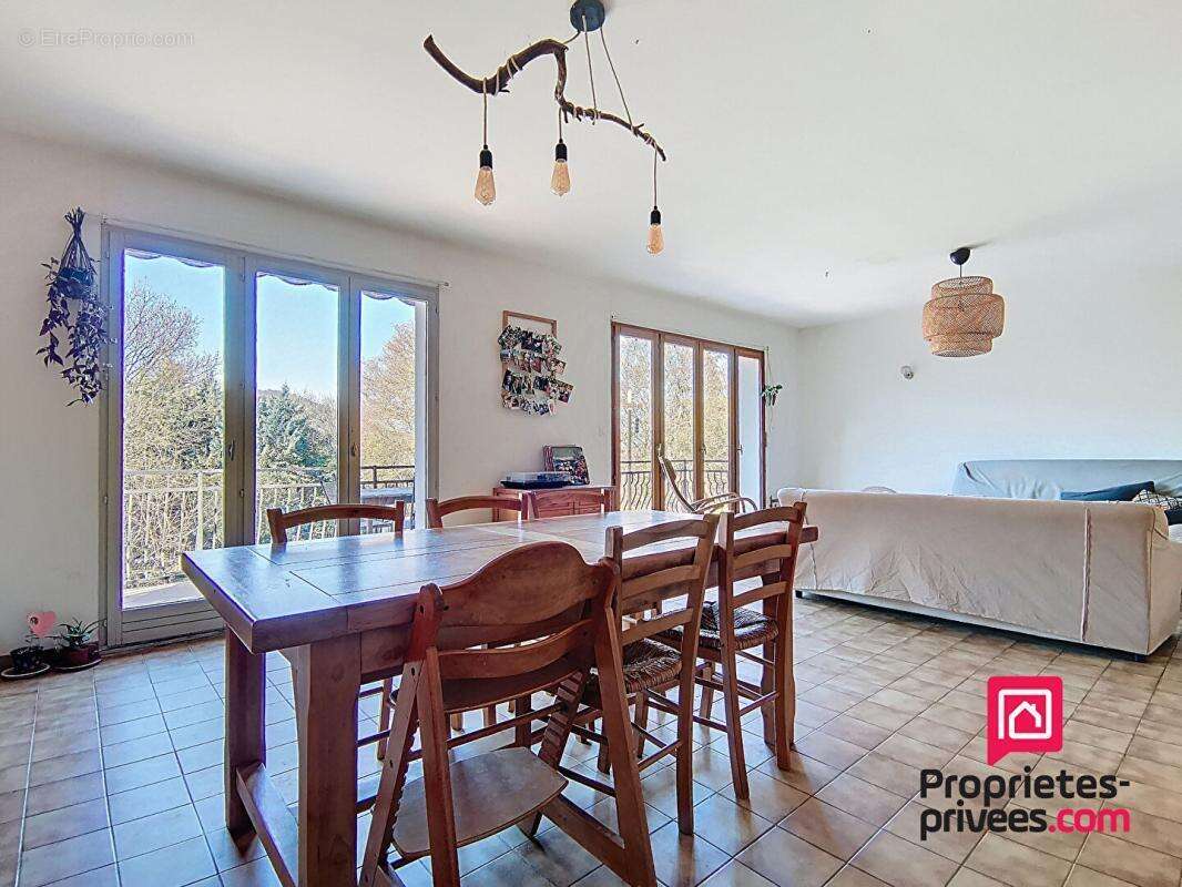 Maison 146m2 avec 2 accès indépendants, Double habitation, Fort potentiel locatif ,1500 m² terrain Mazaugues  83136 - photo 3