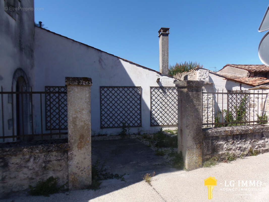 Appartement à MORTAGNE-SUR-GIRONDE