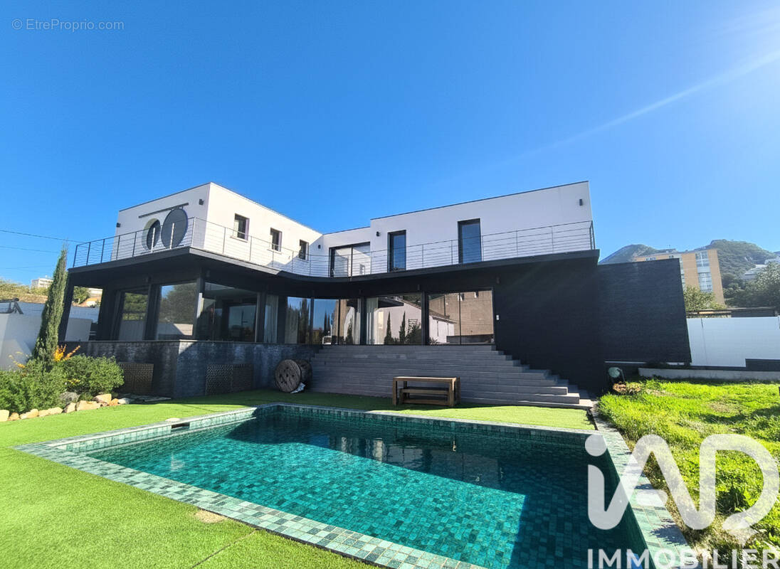 Photo 1 - Maison à MARSEILLE-10E