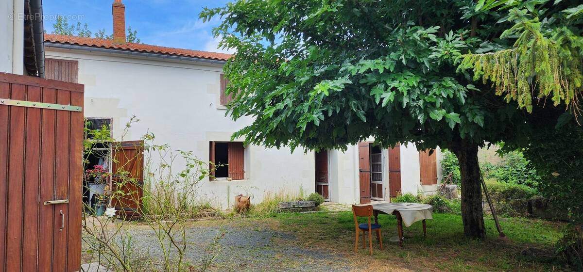 Maison à TONNAY-CHARENTE
