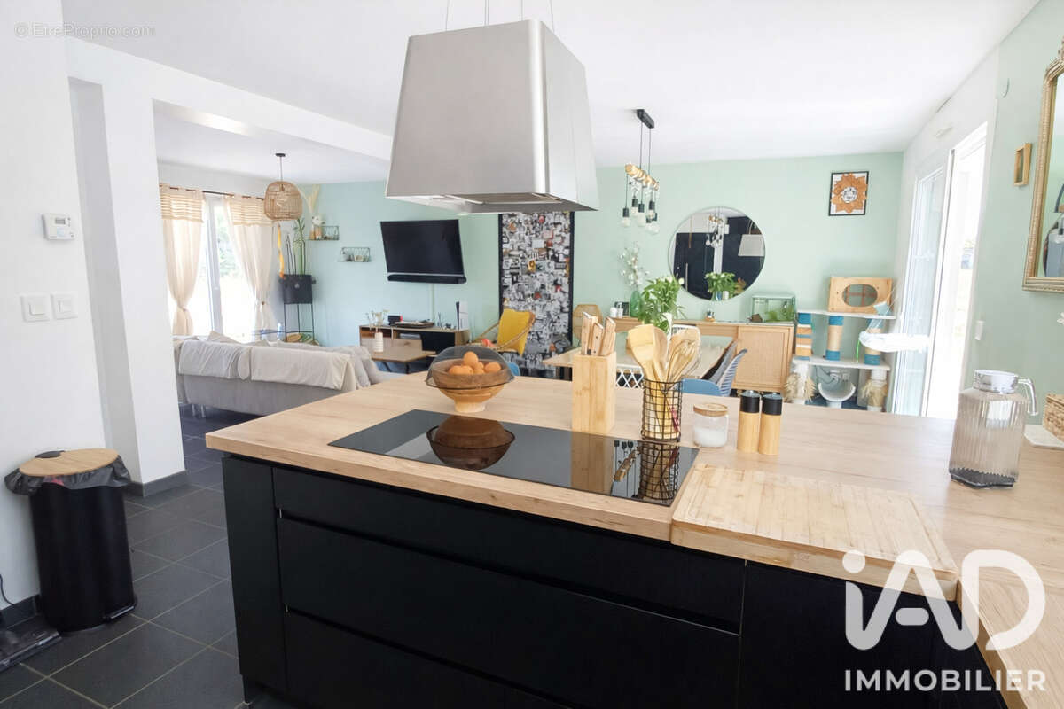 Maison 101 m² à La Chapelle-Du-Bois-Des-Faulx  - photo 4