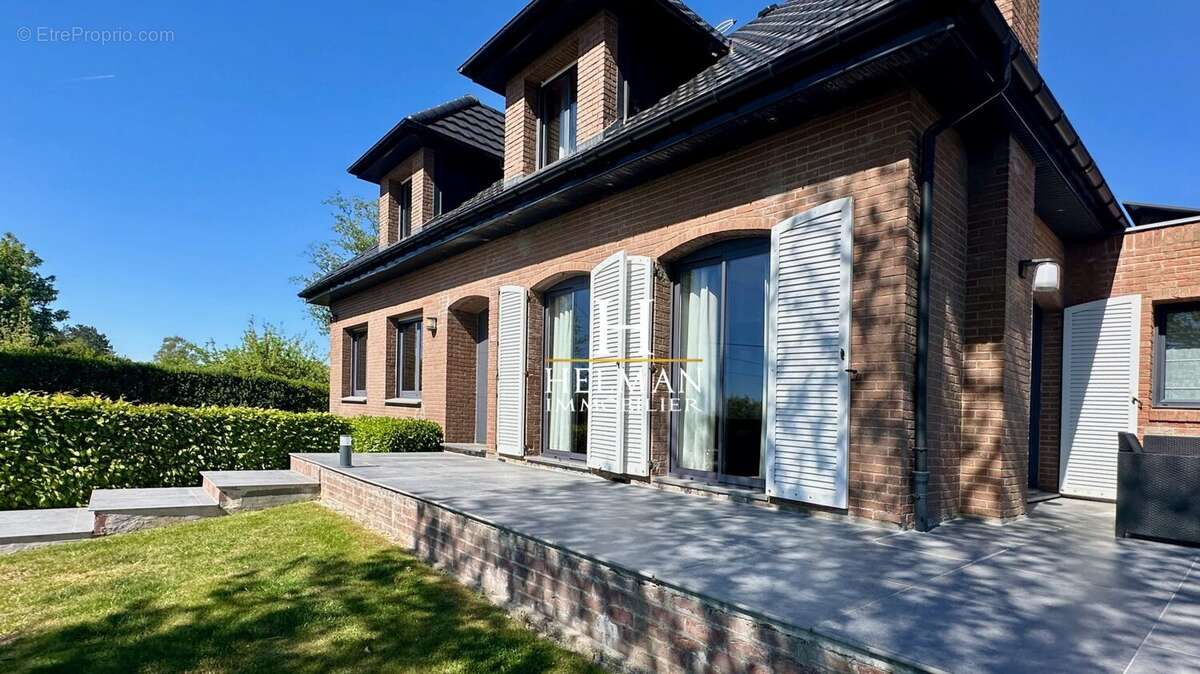 Maison à ESQUELBECQ