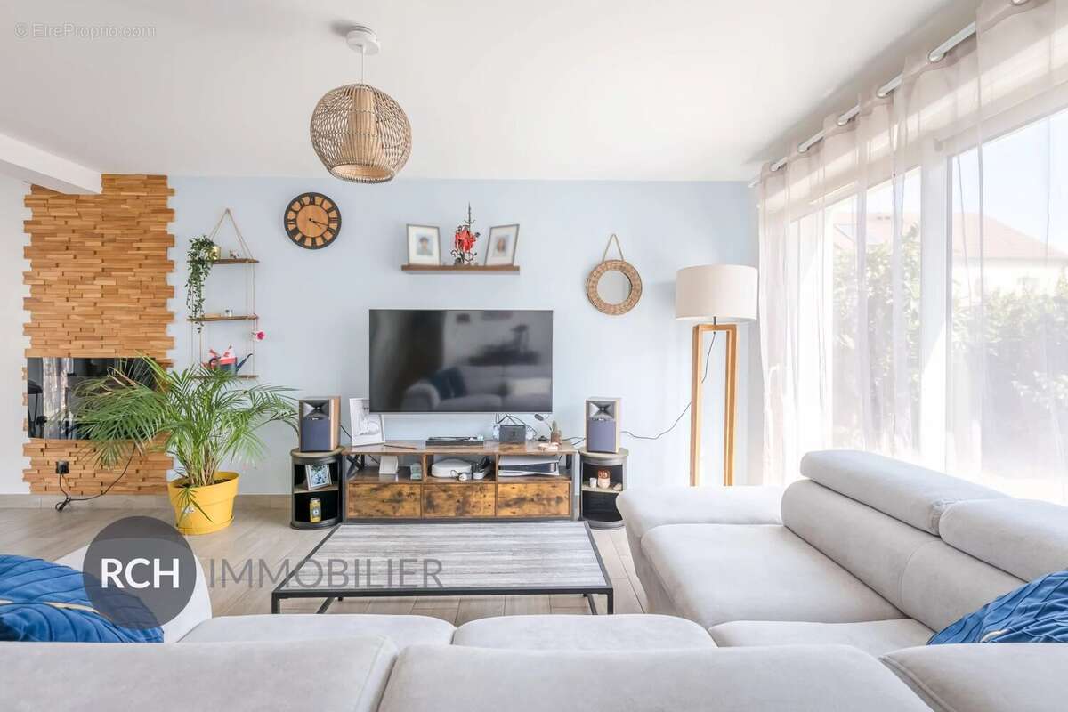 Exclusivité - Maison de village avec commerces à pied - photo 8