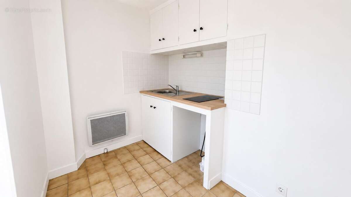 À VENDRE – Studio en rez-de-chaussée à Étampes, quartier Saint-Pierre - photo 3