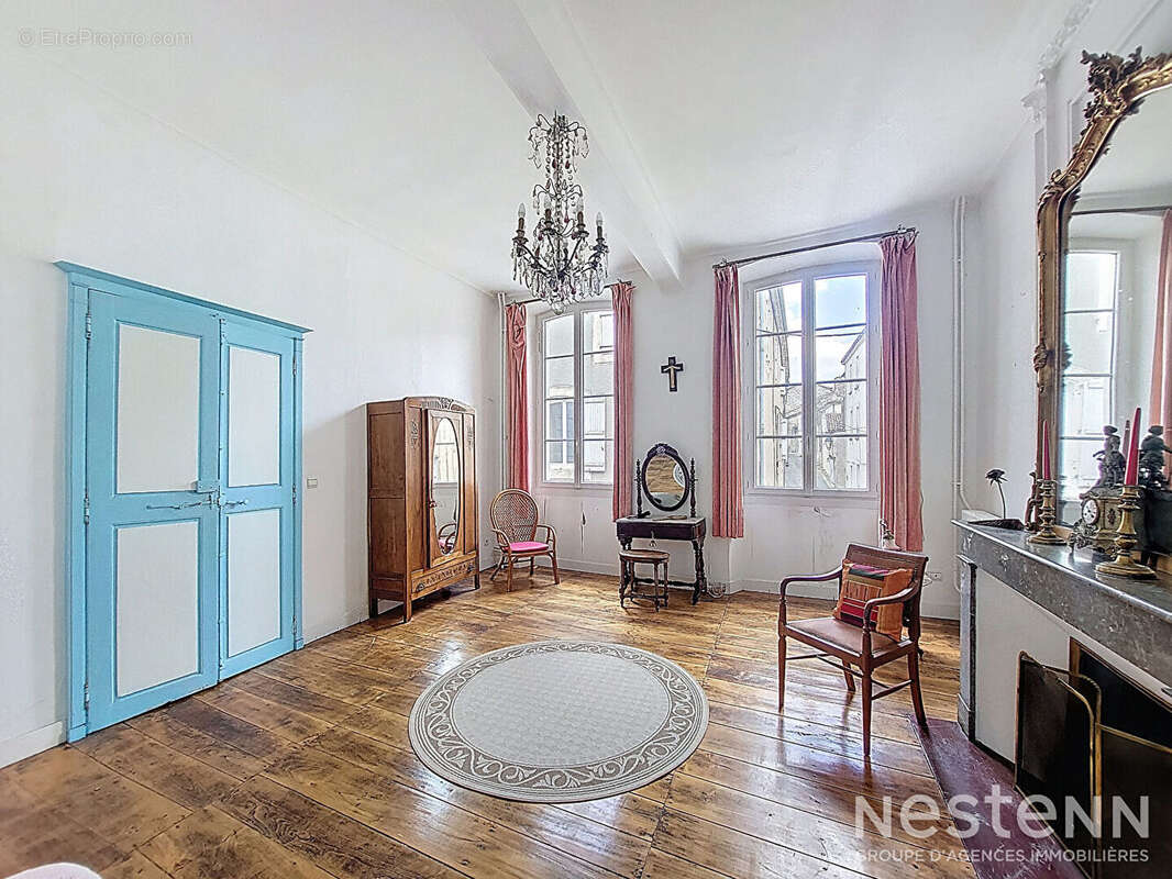 Maison à MEZIN