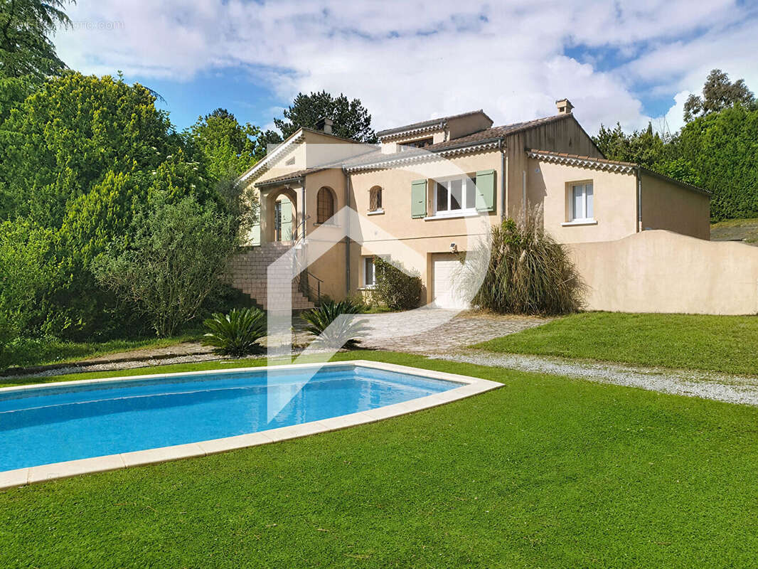 Maison à MONTELIMAR