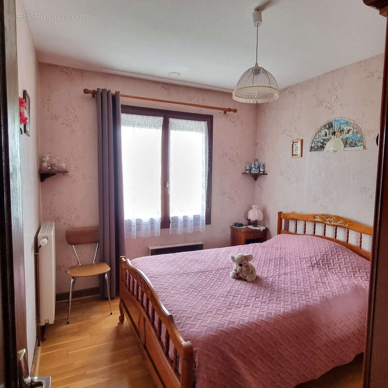 Maison à MONTGIVRAY