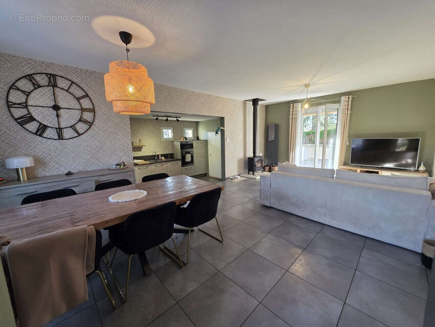 Maison à SAINT-GEORGES-DE-MONS