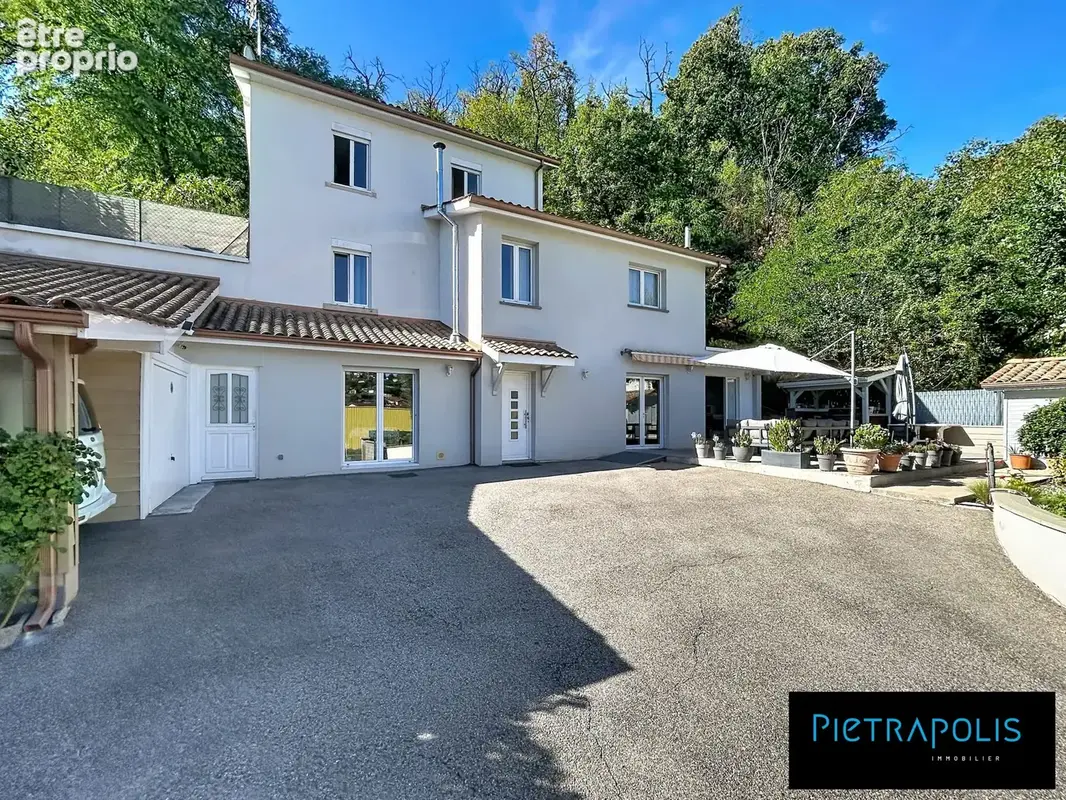 Maison 5 pièces 160 m² à vendre à Neuville-Sur-Saone (69250) - photo 2