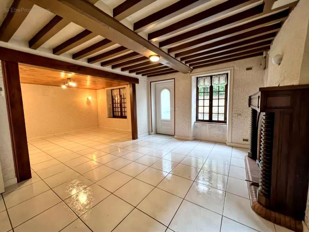 Maison à MEZIDON-CANON