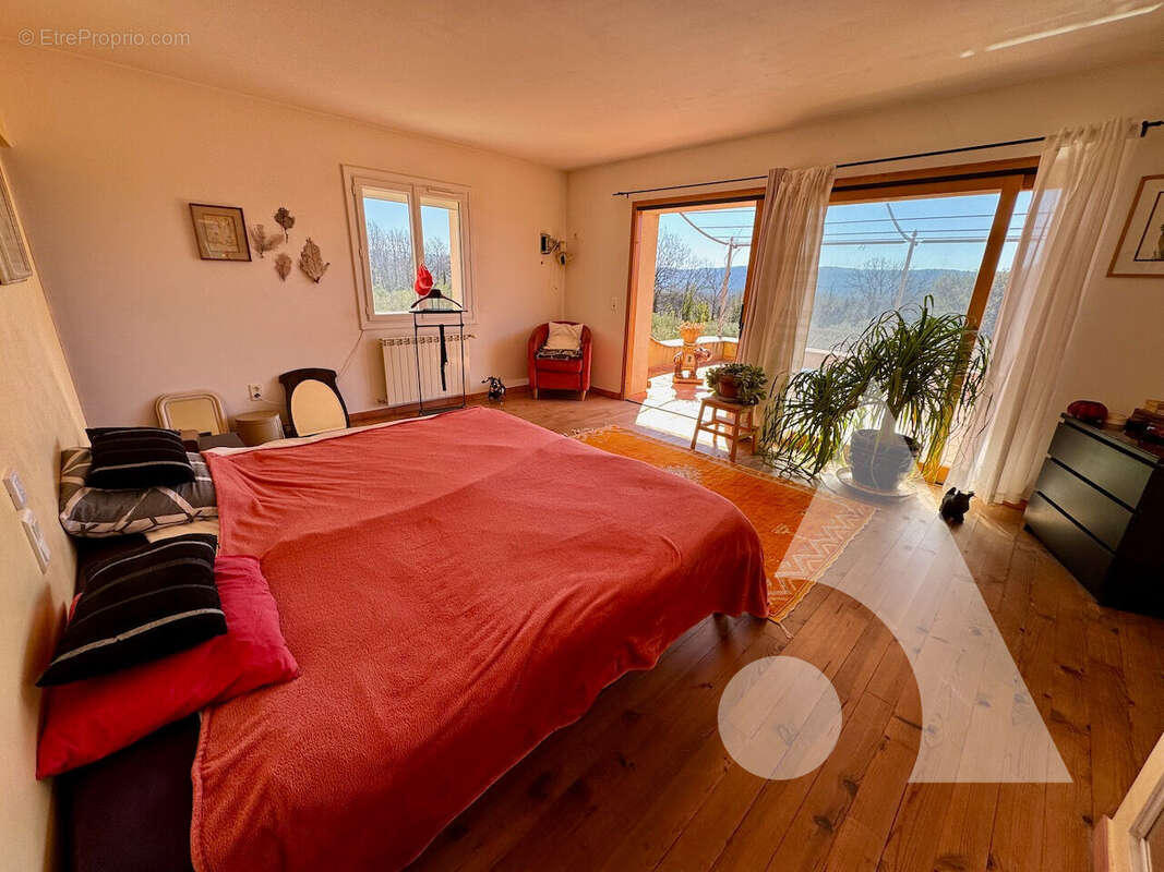 Maison à VILLECROZE