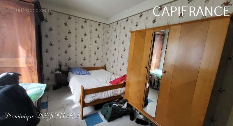 Maison à SAINT-SAUVEUR-DE-MONTAGUT