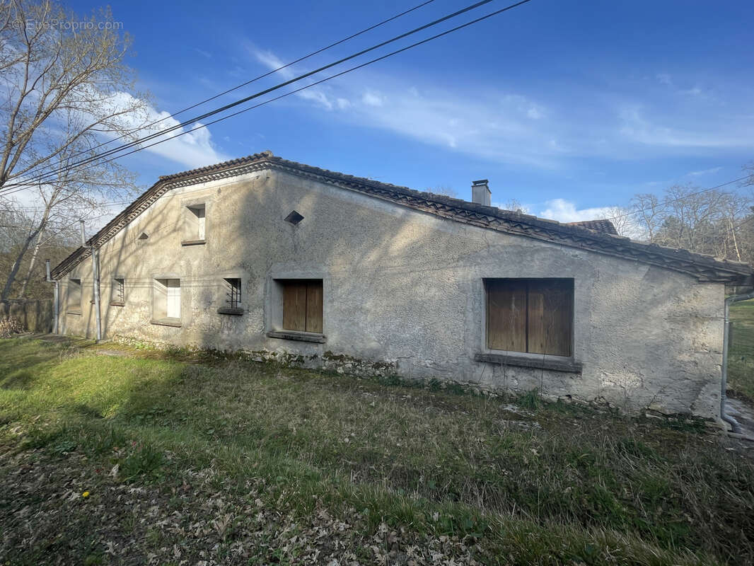 Maison à POUSSIGNAC