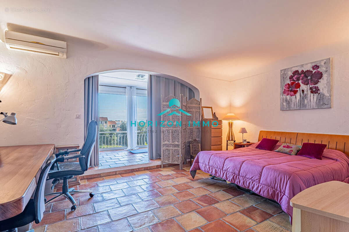 Maison à SAINT-LAURENT-DU-VAR