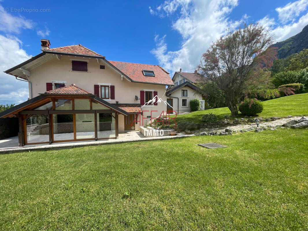 Maison à COLLONGES-SOUS-SALEVE