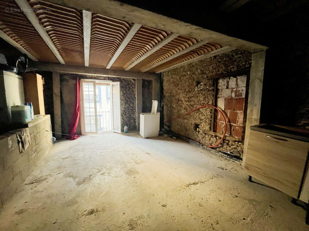 Appartement à LA TOUR-DU-CRIEU