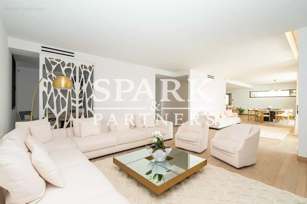 Maison à ROQUEBRUNE-CAP-MARTIN