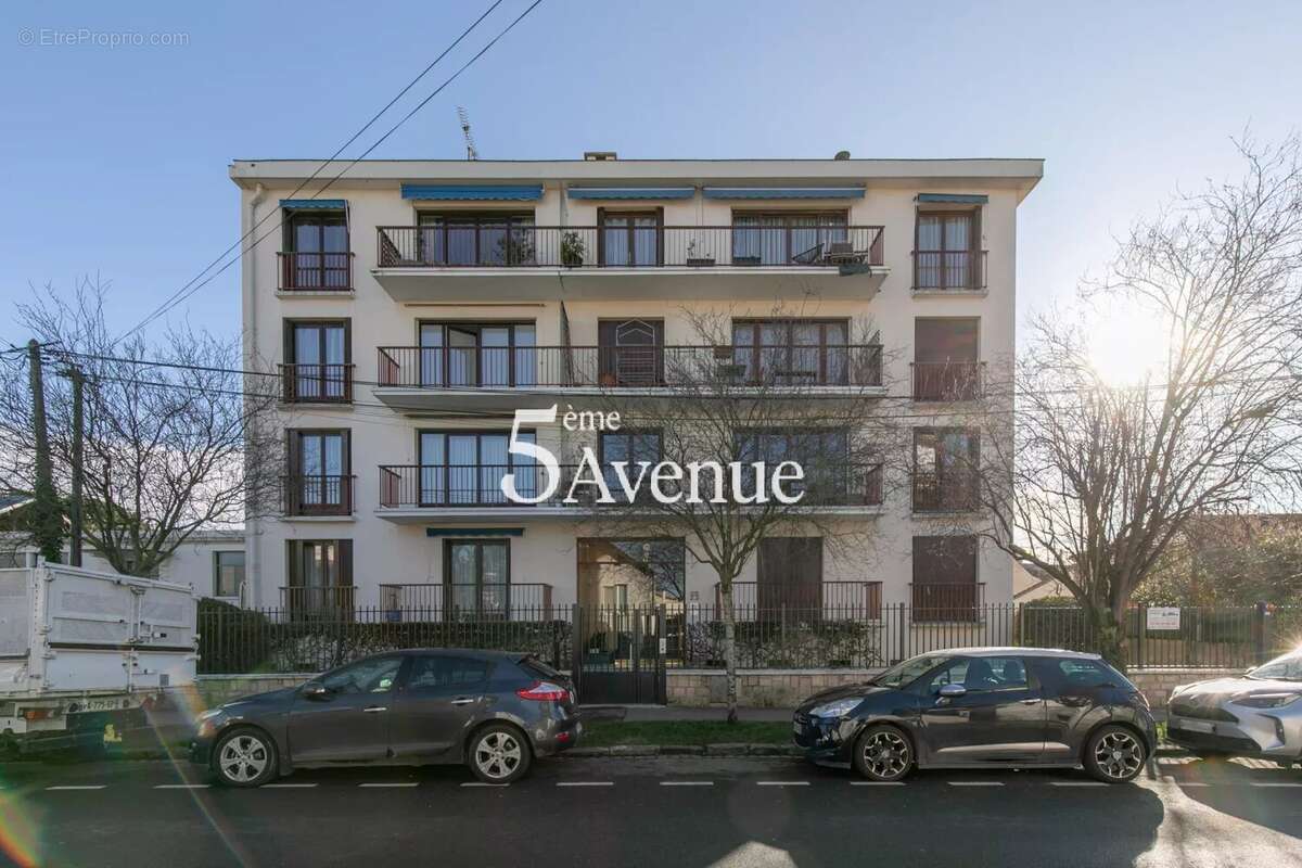 Appartement à SAINT-MAUR-DES-FOSSES