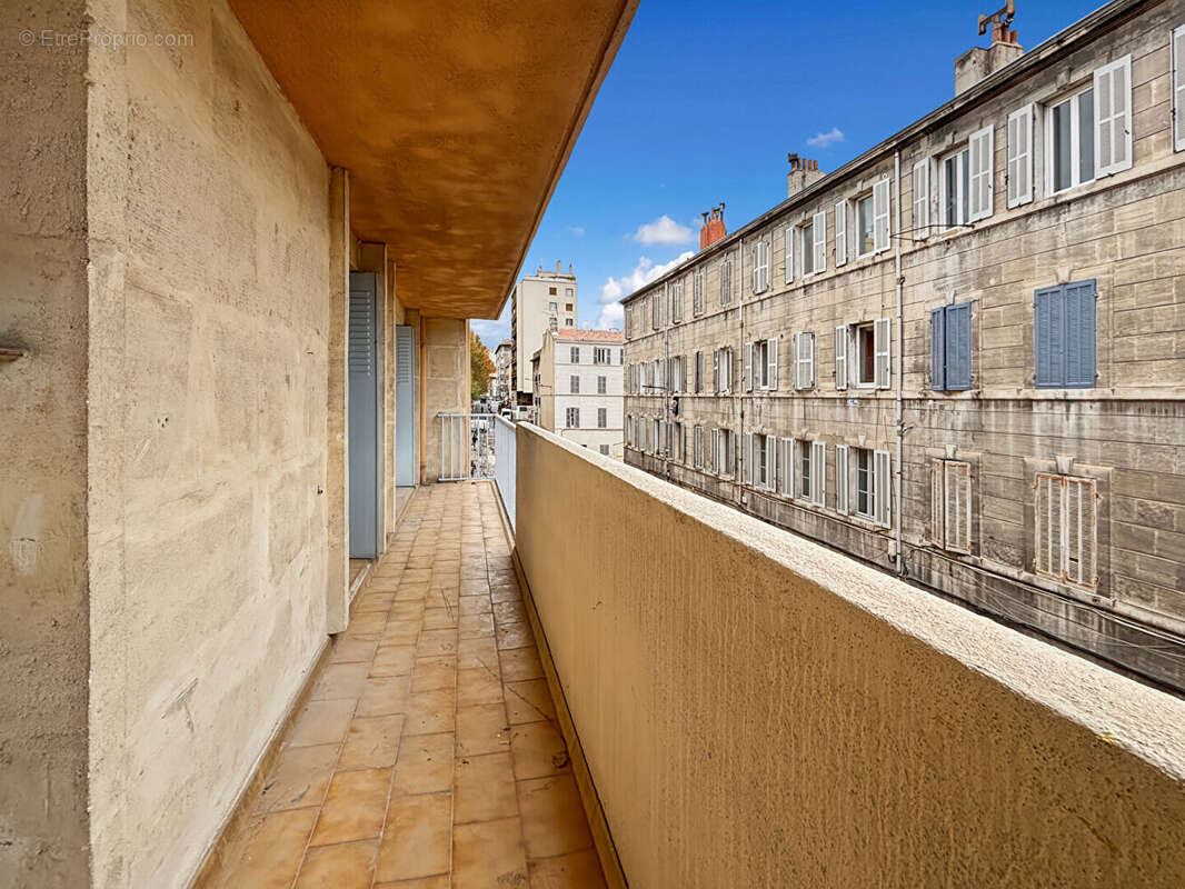 Appartement à MARSEILLE-3E