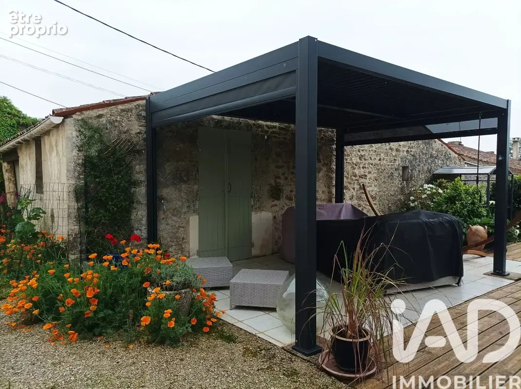 Photo 1 - Maison à CORME-ROYAL