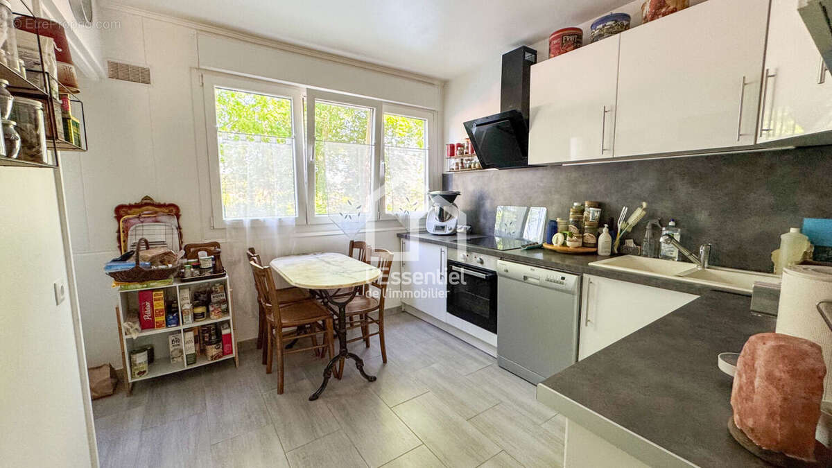 Appartement à VERNEUIL-SUR-SEINE