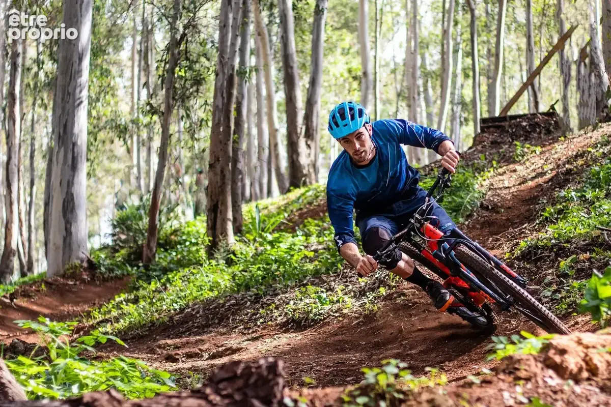 Magasin de sport, location skis, vtt, domaine grand revard, emplacement central - photo 3